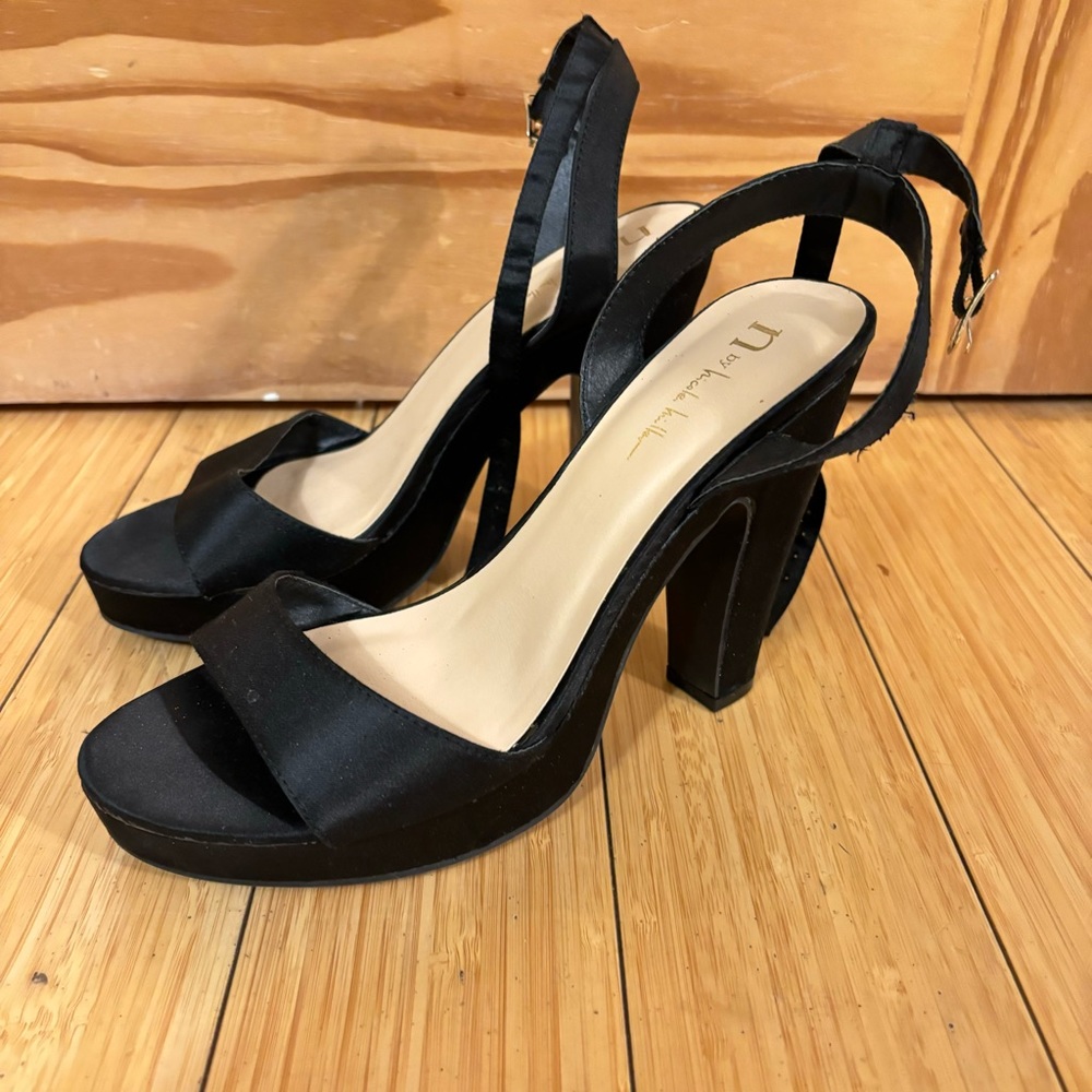 Lightly used women’s N by Nicole Miller satin platform high heels